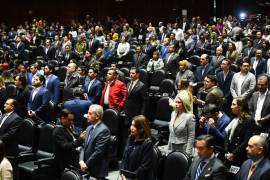 Minuto de silencio en la sesión ordinaria de la Cámara de Diputados, para referirse al asesinato Alejandro Arcos Catalán, presidente municipal de Chilpancingo.