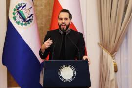 El presidente de El Salvador, Nayib Bukele, habla durante una conferencia de prensa con el presidente electo de Chile, José Antonio Kast, en el palacio presidencial,