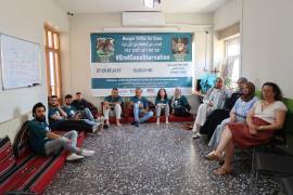 En una casa en la ciudad de Beit Jala, Cisjordania es una de las pocas localidades donde palestinos e israelíes se congrega para protestar juntos por la guerra.