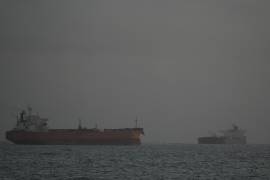 El petrolero ruso Anatoly Kolodki se acerca a Matanzas, Cuba, para entregar centenares de miles de barriles con petróleo.