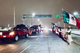 Familias buscan reencontrarse tras meses, o años de distancia.