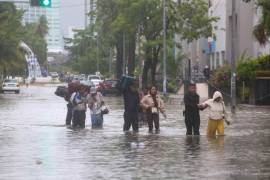 El SMN pronostica lluvias intensas, calor extremo y fuertes rachas de viento para este sábado en México.