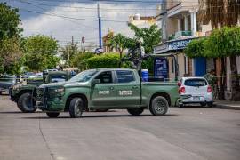 Tres hombres, uno de ellos de origen extranjero, fueron detenidos con un arsenal y presuntamente diez civiles perdieron la vida.
