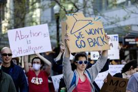 La Corte Suprema de Estados Unidos revocó el histórico caso Roe v. Wade que legalizó el aborto en todo el país.