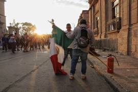 La movilización en Uruapan incluyó no sólo estudiantes, sino también habitantes de poblaciones rurales que desde temprano bloquearon la carretera Uruapan-Los Reyes hasta lograr el compromiso de justicia.