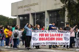 En concentración desde Paseo de la Reforma, anunciaron que no habrá faltas masivas y en su lugar saldrán a las calles la próxima semana.