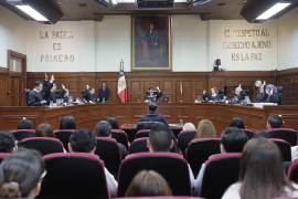 La Corte indicó que las suspensiones sí afectan el interés público y que los bloqueos son constitucionales.