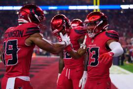 Los Texans superaron los Bills dgracias a una actuación defensiva que sumó ocho capturas sobre Josh Allen y tres entregas de balón, incluida una intercepción de Calen Bullock en los segundos finales.