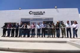 El gobernador Manolo Jiménez Salinas encabeza la entrega del cuartel de la Policía Estatal en El Huachichil, con una inversión superior a los 16 millones de pesos.