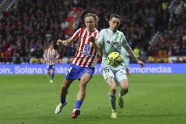 Álvaro Fidalgo fue titular con el Real Betis y tuvo un papel clave en el triunfo 1-0 ante el Atlético de Madrid, imponiéndose en el mediocampo en un duelo con sabor mexicano.