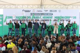 El alcalde Javier Díaz González dio inicio a la construcción de un paso a desnivel en el oriente de Saltillo, una obra largamente solicitada por vecinos del sector.