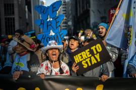 Durante su campaña presidencial, Donald Trump dijo que ordenaría deportaciones masivas. Es una de las muchas amenazas que han despertado inquietud entre los inmigrantes y provocado protestas como ésta del pasado sábado en Manhattan.