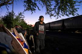 Pedro López Camacho en el campamento de indigentes donde vive en Culiacán, en el estado mexicano de Sinaloa, bastión del Cártel de Sinaloa y centro de producción de fentanilo.