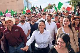 Liderazgos y simpatizantes de Morena marcharon este sábado en contra de la gobernadora de Chihuahua, Maru Campos.