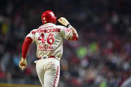 Los Diablos Rojos celebran en el Estadio Alfredo Harp Helú su triunfo en el Juego 1 de la Serie del Rey 2025 ante los Charros de Jalisco.