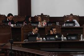 El diputado Alberto Hurtado presentó su iniciativa de reforma en el Congreso de Coahuila, resaltando la importancia de la igualdad de género en la política y la administración pública.