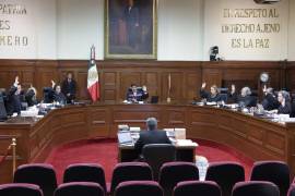 La Suprema Corte de Justicia de la Nación (SCJN) fijó un criterio obligatorio con alto impacto social: el reconocimiento legal de un menor por parte de un familiar no libera al padre biológico de su obligación de pagar pensión alimenticia.