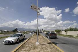 Las fotomultas contribuyeron a reducir la velocidad de circulación en vialidades de alta afluencia, afirma urbanista.