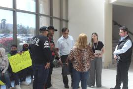 Acudieron a la Fiscalía para realizar su denuncia.