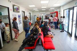 Habitantes de Analco y colonias vecinas acuden desde temprana hora a las Clínicas de la Salud Popular, donde reciben atención médica, dental y óptica sin costo como parte del nuevo programa municipal impulsado en Ramos Arizpe.