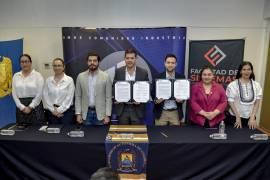 Directivos de la UAdeC y la AIERA firmaron un convenio en un evento realizado en el campus Arteaga de la institución.