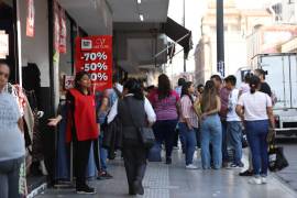 Ropa y juguetes son los artículos que compradores aseguran priorizar durante el fin de semana.