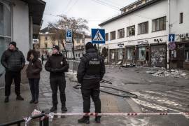 Hungría afirma que bloqueará tanto el último paquete de sanciones de la Unión Europea contra Rusia como un paquete de ayuda financiera a Kiev por un valor aproximado de 106 000 millones de dólares.