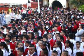 Los planteles educativos continuarán con sus actividades normales, informó el titular de la Secretaría de Educación.