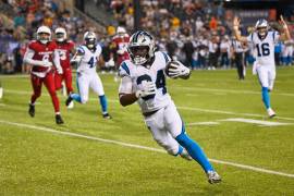 Los quarterbacks novatos aprovecharon la oportunidad en el duelo del Salón de la Fama.