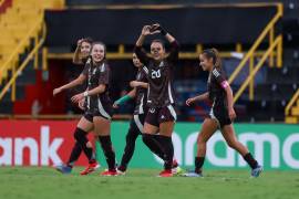 Montse Saldívar celebra uno de sus dos goles ante Canadá; México Femenil Sub 20 clasificó al Mundial con paso perfecto en el Premundial de Concacaf.
