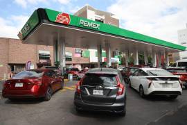 El Gobierno federal aseguró que, al menos en enero, la gasolina regular se mantendrá estable gracias a un acuerdo con el sector gasolinero.