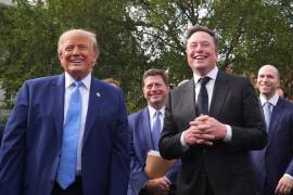 El presidente Donald Trump habla con los periodistas junto a Elon Musk en la Casa Blanca, en Washington, el martes 29 de septiembre de 2026, tras reunirse con altos ejecutivos de empresas de inteligencia artificial.