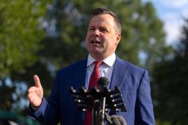 El director de la Agencia Federal de Financiamiento de la Vivienda, Bill Pulte, habla con los periodistas en la Casa Blanca, el 2 de septiembre de 2025, en Washington.