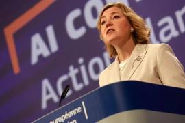 La vicepresidenta de la Comisión Europea para la Soberanía Tecnológica, Henna Virkkunen, durante una rueda de prensa en Bruselas, Bélgica, el 9 abril 2025.
