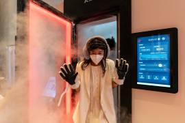 Algunos asistentes probaban una sala de terapia criogénica en una conferencia sobre longevidad y antienvejecimiento celebrada en Shanghái en septiembre.