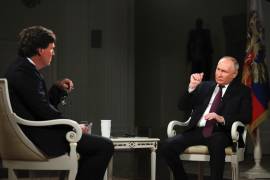 El presidente ruso Vladimir Putin en su entrevista con el ex presentador de televisión de Fox News Tucker Carlson en el Kremlin en Moscú, el 6 de febrero de 2024.