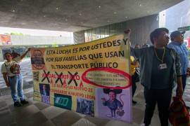 Grupos protestan en contra del aumento de tarifas en el Transporte Público de Monterrey, Nuevo León