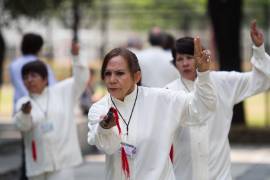 Las personas adultas mayores con credencial INAPAM pueden acceder a centros culturales y clubes donde se imparten actividades recreativas, educativas y físicas.