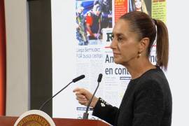 Claudia Sheinbaum rechazó que Andy López Beltrán haya promovido un amparo. Afirmó que Reforma, LatinUS, Loret y Gómez Leyva difunden propaganda política con información falsa para atacar a su gobierno.