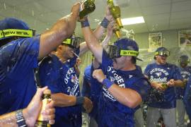 Vladimir Guerrero Jr. brilló con el madero y encabezó la victoria de los Blue Jays de Toronto sobre los Royals de Kansas City, triunfo que aseguró su pase a la postemporada de la Liga Americana 2025.