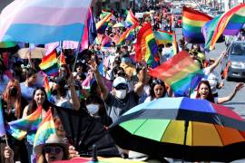 Año con año, Saltillo se vuelve testigo de como el orgullo LGBT+ llena sus calles con banderas arcoíris.
