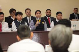 Las autoridades destacaron la importancia de promover espacios de expresión para la niñez.