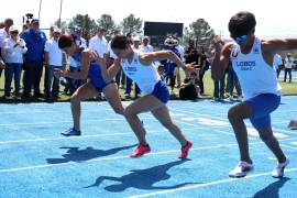 La inauguración de la mejorada pista de atletismo de la UAdeC se llevó a cabo en el estadio “Jorge Castro Medina” con una inversión cercana a los 3 millones de pesos.