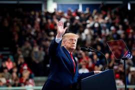La inflación en EU entorpece los planes de Trump para mantener a sus votantes