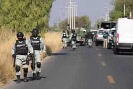 Los restos humanos fueron trasladados a la unidad central del Semefo para pruebas genéticas.