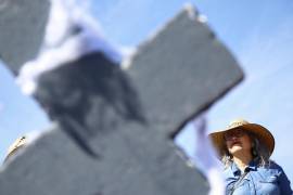 La escritora mexicana Cristina Rivera Garza participa en una marcha del Día Internacional de la Eliminación de la Violencia contra la Mujer en Zapopan Jalisco. Rivera Garza fue incluida en la lista ‘BBC 100 Women’.