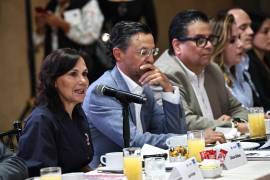 Liliana Salinas, presidenta honoraria del DIF Coahuila, dio detalles del programa Impulsores de la Paz a los socios de la Coparmex local.