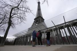 Se acabó la huelga: Reabren la Torre Eiffel al público tras manifestaciones en París