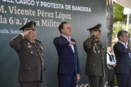 El General Pérez López, quien tomó protesta este lunes, nació el 19 de julio de 1964 en el estado de Hidalgo.