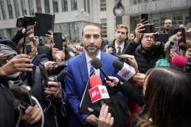Cesar De Castro, abogado de García Luna habló con los medios a su salida de la Corte de NY tras la declaración de culpabilidad de su cliente.